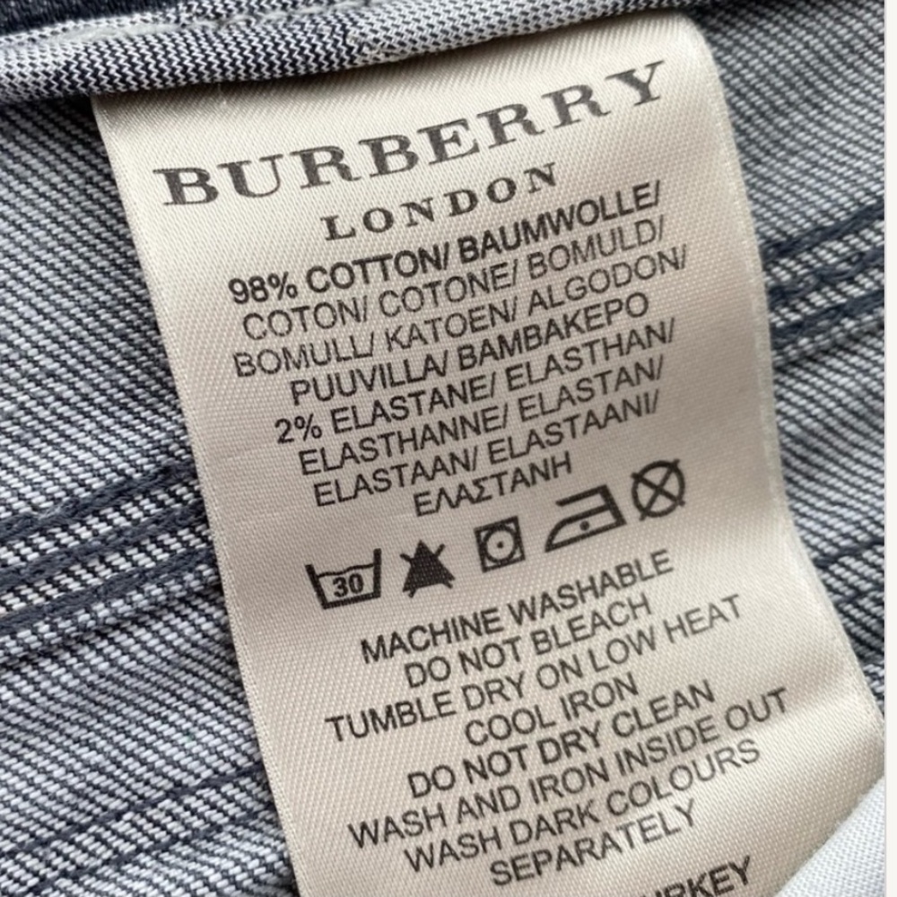 Authentic Burberry London Jeans - Picture 15 of 17